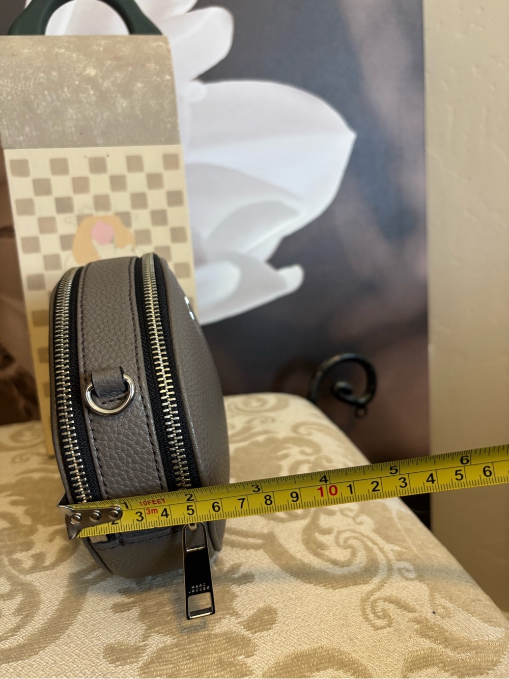 Marc Jacobs Oval Pebbled Leather Crossbody in Gray with Detachable Strap - Picture 12 of 12